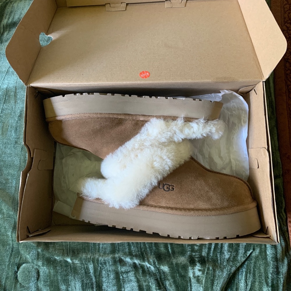 UGG disquette platform slippers